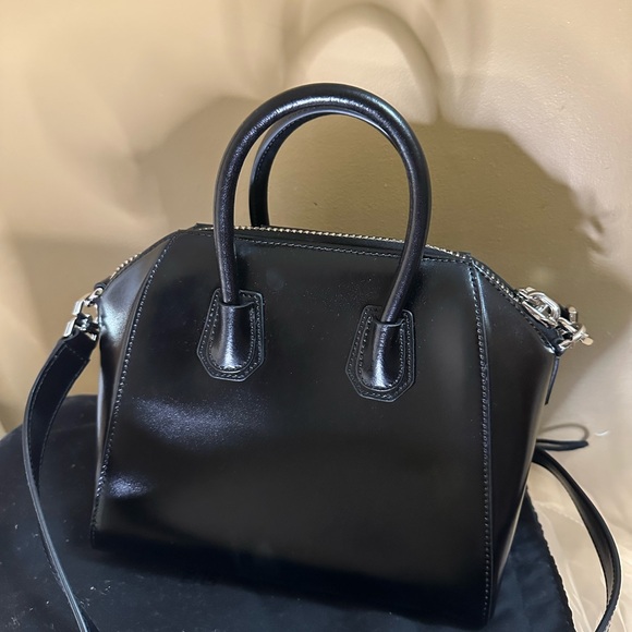 $1469  New Givenchy Mini Antigona Bag in Black Leather BB50TNB1R0 001 - Picture 4 of 16